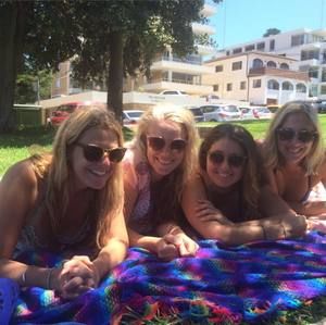 Meet your Posher, Caitlin